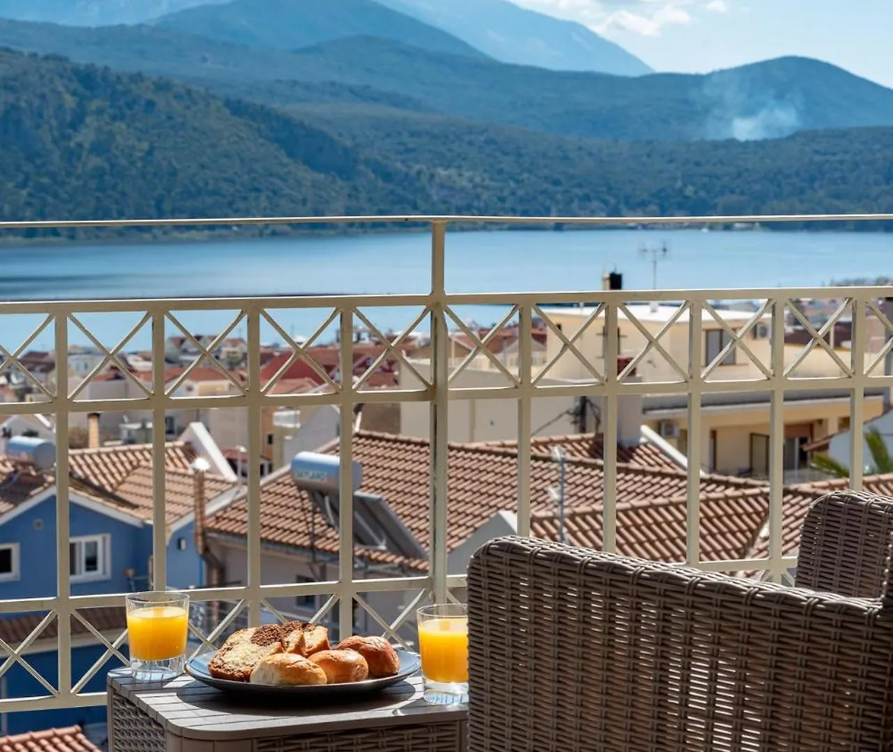Alexandra'S Cozy Sea View Apartment Argostoli